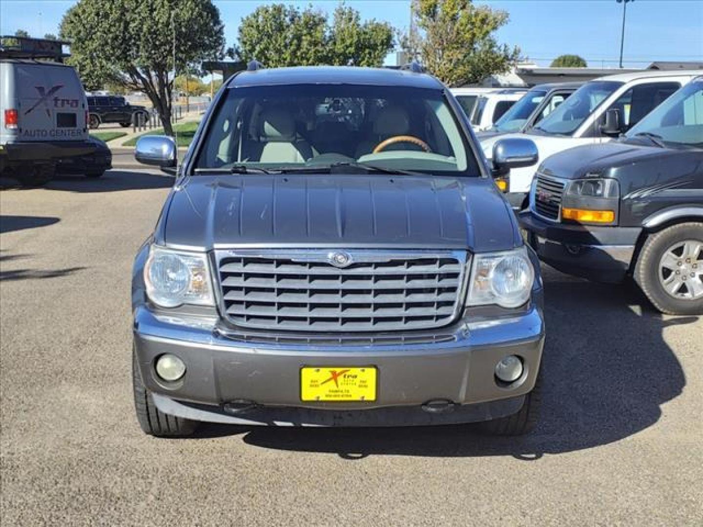 2008 Mineral Gray Metallic Clearcoat Chrysler Aspen Limited (1A8HW58278F) with an 5.7L 5.7L V8 335hp 370ft. lbs. Sequential Multiport Fuel Injection engine, 5-Speed Automatic transmission, located at 1401 N. Hobart, Pampa, TX, 79065, (806) 665-9872, 35.549953, -100.975098 - Photo#1