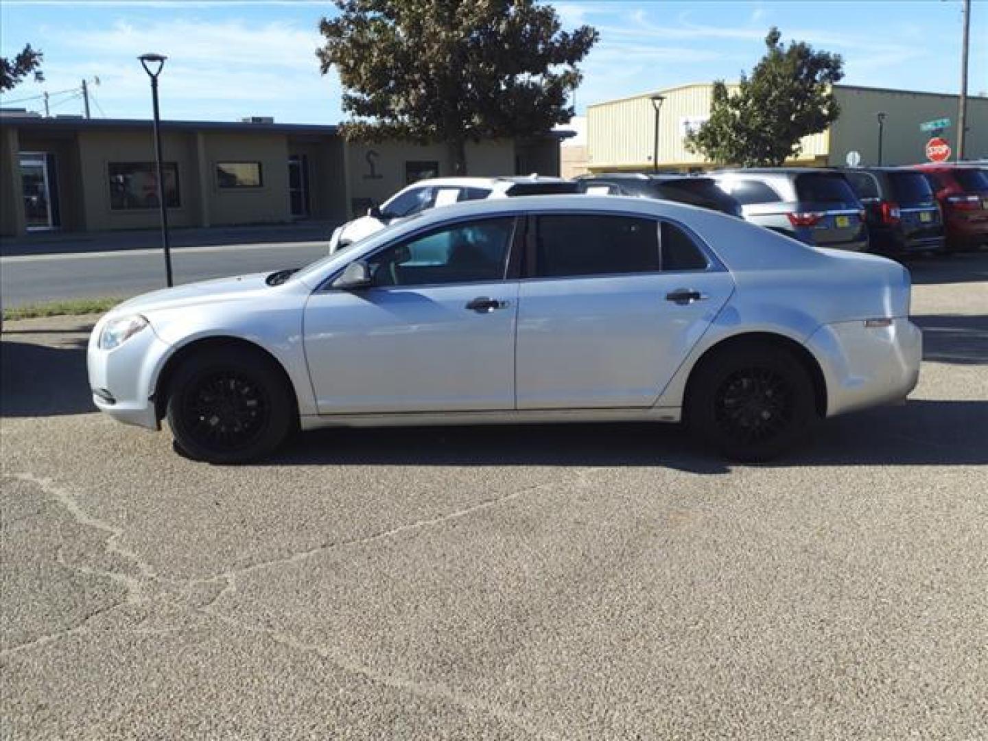 2010 Silver Ice Metallic Chevrolet Malibu LT (1G1ZC5E06AF) with an 2.4L Ecotec 2.4L Flex Fuel I4 175hp 170ft. lbs. Sequential Multiport Fuel Injection engine, 6-Speed Shiftable Automatic transmission, located at 1401 N. Hobart, Pampa, TX, 79065, (806) 665-9872, 35.549953, -100.975098 - Photo#4