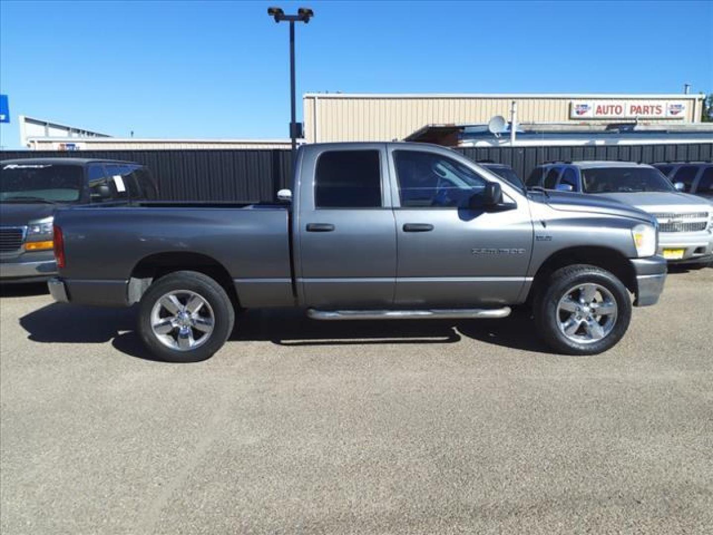 2007 Mineral Gray Metallic Clearcoat Dodge Ram 1500 ST (1D7HU18217J) with an 5.7L HEMI 5.7L V8 345hp 375ft. lbs. Sequential Multiport Fuel Injection engine, 5-Speed Automatic transmission, located at 1401 N. Hobart, Pampa, TX, 79065, (806) 665-9872, 35.549953, -100.975098 - Photo#2