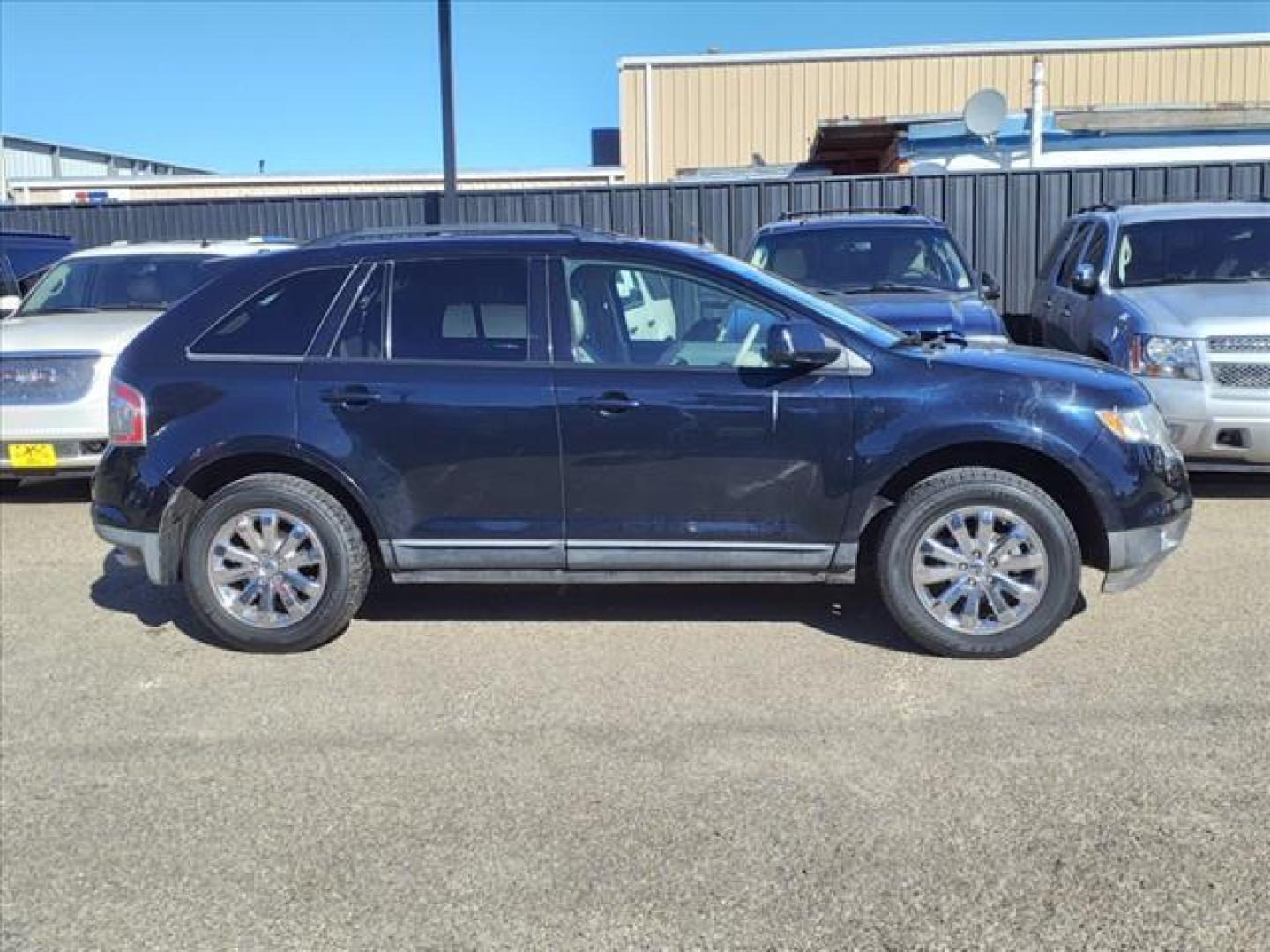 2008 Dark Ink Blue Clearcoat Metallic Di Ford Edge SEL (2FMDK38C58B) with an 3.5L 3.5L V6 265hp 250ft. lbs. Sequential Multiport Fuel Injection engine, 6-Speed Automatic transmission, located at 1401 N. Hobart, Pampa, TX, 79065, (806) 665-9872, 35.549953, -100.975098 - Photo#2