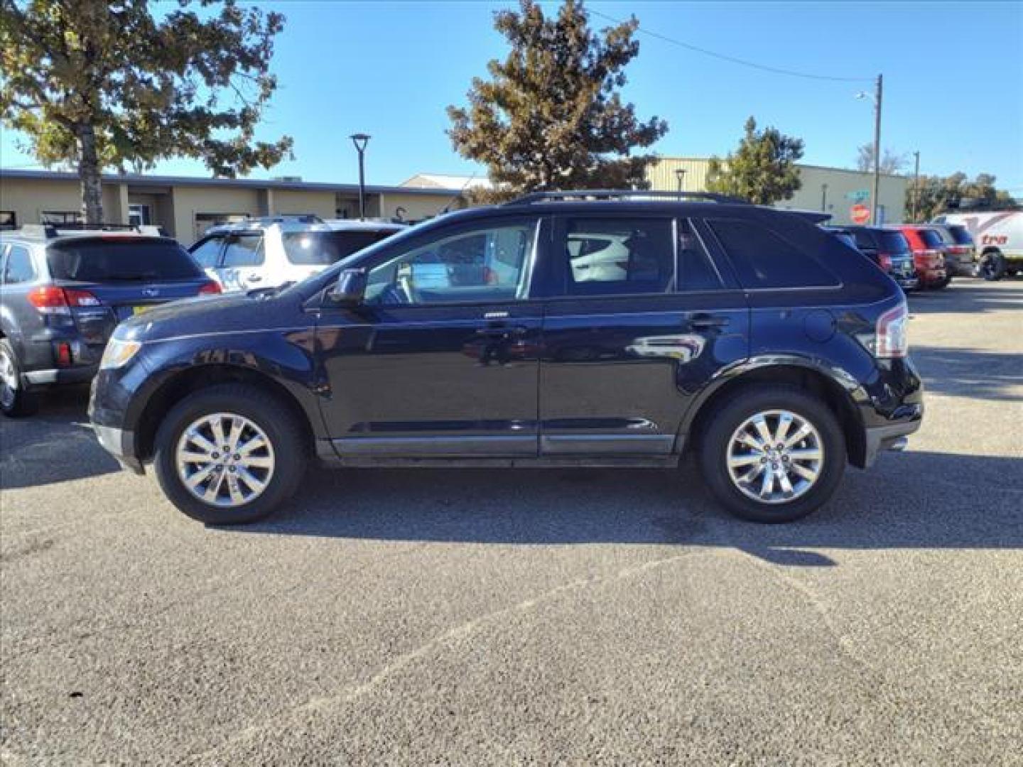 2008 Dark Ink Blue Clearcoat Metallic Di Ford Edge SEL (2FMDK38C58B) with an 3.5L 3.5L V6 265hp 250ft. lbs. Sequential Multiport Fuel Injection engine, 6-Speed Automatic transmission, located at 1401 N. Hobart, Pampa, TX, 79065, (806) 665-9872, 35.549953, -100.975098 - Photo#4