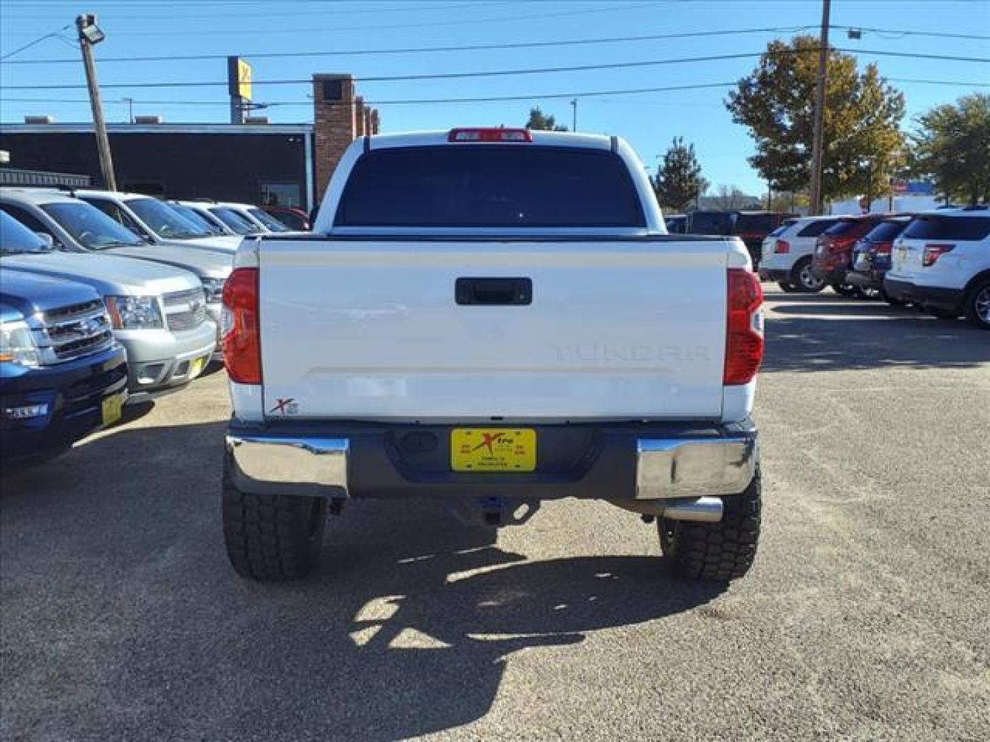 2014 Super White 040 Toyota Tundra SR5 (5TFDW5F15EX) with an 5.7L 5.7L Flex Fuel V8 381hp 401ft. lbs. Sequential Multiport Fuel Injection engine, 6-Speed Shiftable Automatic transmission, located at 1401 N. Hobart, Pampa, TX, 79065, (806) 665-9872, 35.549953, -100.975098 - Photo#3