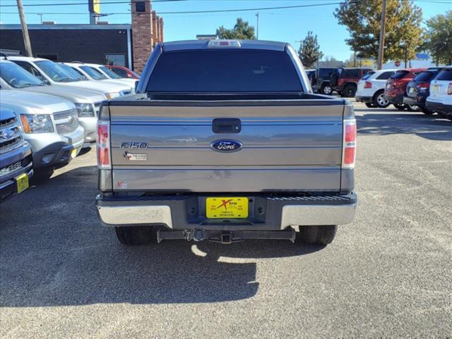 2009 Sterling Grey Clearcoat Metallic Uj Ford F-150 XLT (1FTRW12809F) with an 4.6L 4.6L 3V V8 292hp 320ft. lbs. Sequential Multiport Fuel Injection engine, 6-Speed Automatic transmission, located at 1401 N. Hobart, Pampa, TX, 79065, (806) 665-9872, 35.549953, -100.975098 - Photo#3