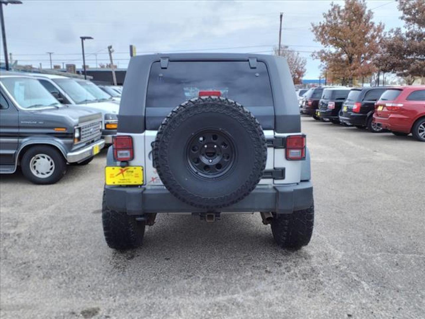 2012 Bright Silver Metallic Clear Coat Ps2 Jeep Wrangler Unlimited Sport (1C4BJWDG7CL) with an 3.6L 3.6L V6 285hp 260ft. lbs. Sequential Multiport Fuel Injection engine, 6-Speed Manual transmission, located at 1401 N. Hobart, Pampa, TX, 79065, (806) 665-9872, 35.549953, -100.975098 - Photo#3