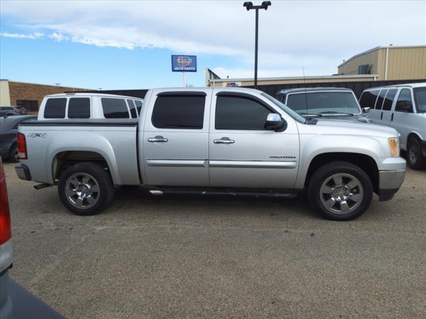 2011 Pure Silver Metallic Ggz GMC Sierra 1500 SLE (3GTP2VE35BG) with an 5.3L Vortec 5.3L Flex Fuel V8 315hp 335ft. lbs. Sequential-Port F.I. engine, 6-Speed Shiftable Automatic transmission, located at 1401 N. Hobart, Pampa, TX, 79065, (806) 665-9872, 35.549953, -100.975098 - Photo#2