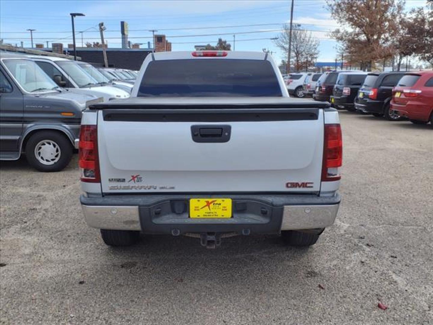 2011 Pure Silver Metallic Ggz GMC Sierra 1500 SLE (3GTP2VE35BG) with an 5.3L Vortec 5.3L Flex Fuel V8 315hp 335ft. lbs. Sequential-Port F.I. engine, 6-Speed Shiftable Automatic transmission, located at 1401 N. Hobart, Pampa, TX, 79065, (806) 665-9872, 35.549953, -100.975098 - Photo#3