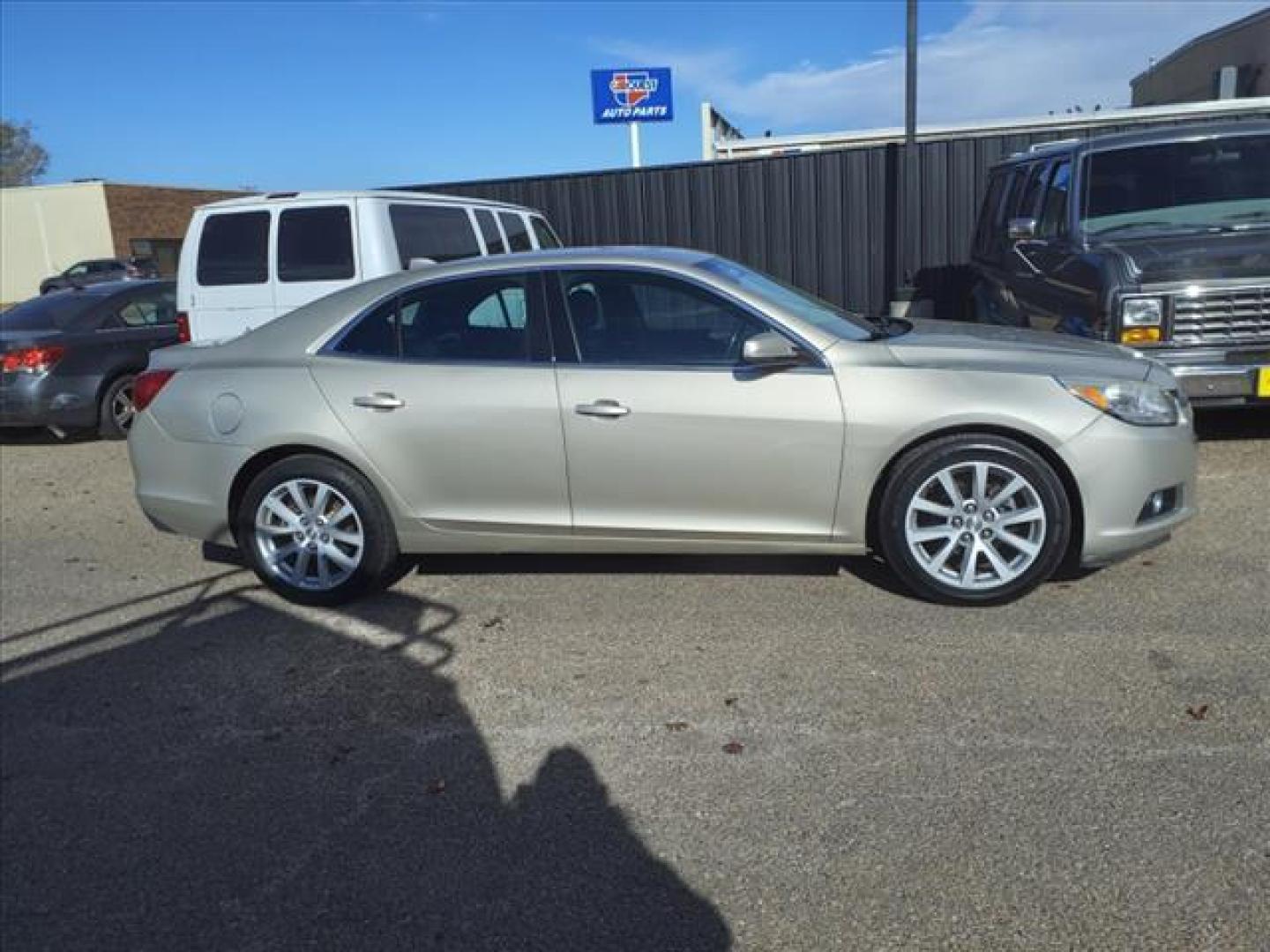 2014 Champagne Silver Metallic Gwt Chevrolet Malibu LT (1G11E5SL9EF) with an 2.5L Ecotec 2.5L I4 196hp 191ft. lbs. Direct Injection engine, 6-Speed Shiftable Automatic w/Overdrive transmission, located at 1401 N. Hobart, Pampa, TX, 79065, (806) 665-9872, 35.549953, -100.975098 - Photo#2