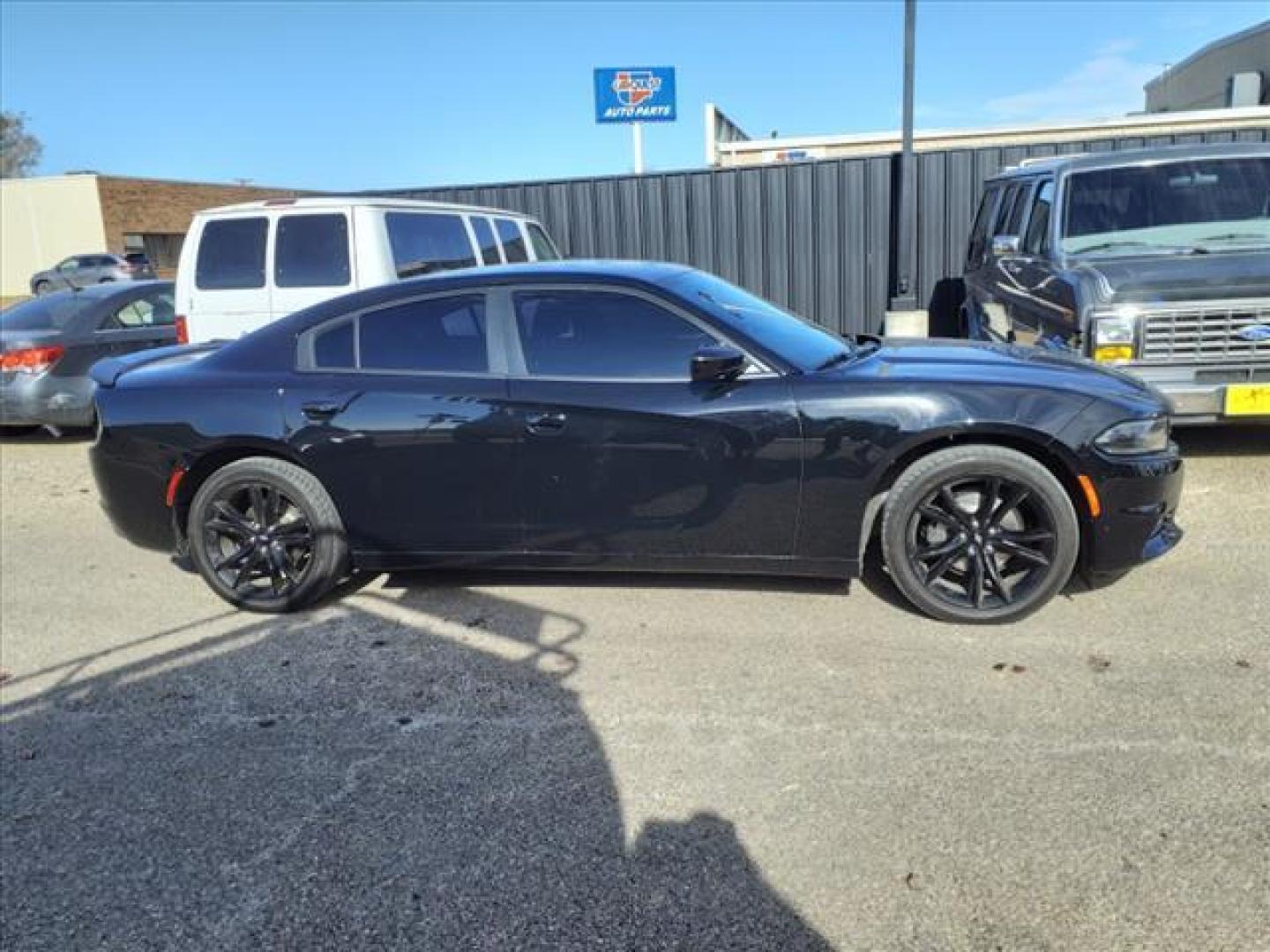 2018 Pitch Black Clear Coat Px8 Dodge Charger SXT (2C3CDXBG8JH) with an 3.6L Pentastar 3.6L V6 292hp 260ft. lbs. Sequential Multiport Fuel Injection engine, 8-Speed Shiftable Automatic transmission, located at 1401 N. Hobart, Pampa, TX, 79065, (806) 665-9872, 35.549953, -100.975098 - Photo#2