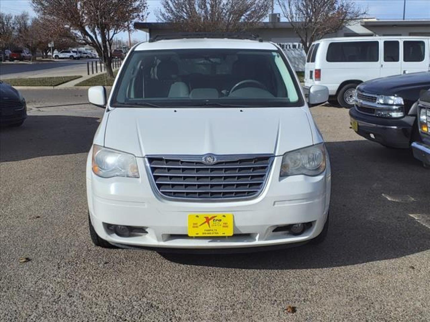 2010 Stone White Clear Coat Pw1 Chrysler Town and Country Touring (2A4RR5D1XAR) with an 3.8L 3.8L V6 197hp 230ft. lbs. Sequential Multiport Fuel Injection engine, 6-Speed Shiftable Automatic transmission, located at 1401 N. Hobart, Pampa, TX, 79065, (806) 665-9872, 35.549953, -100.975098 - Photo#1