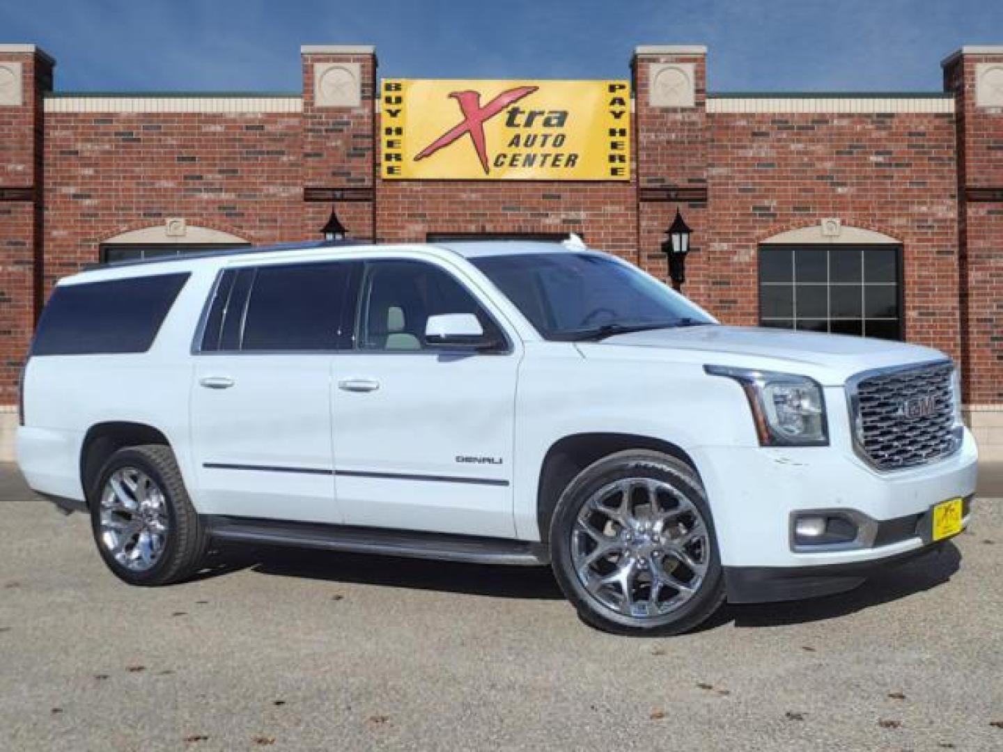 2018 Summit White Gaz GMC Yukon XL Denali (1GKS2HKJ3JR) with an 6.2L EcoTec3 6.2L V8 420hp 460ft. lbs. Direct Injection engine, 10-Speed Shiftable Automatic transmission, located at 1401 N. Hobart, Pampa, TX, 79065, (806) 665-9872, 35.549953, -100.975098 - Photo#0