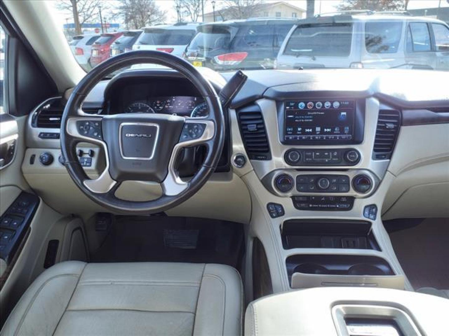 2018 Summit White Gaz GMC Yukon XL Denali (1GKS2HKJ3JR) with an 6.2L EcoTec3 6.2L V8 420hp 460ft. lbs. Direct Injection engine, 10-Speed Shiftable Automatic transmission, located at 1401 N. Hobart, Pampa, TX, 79065, (806) 665-9872, 35.549953, -100.975098 - Photo#11