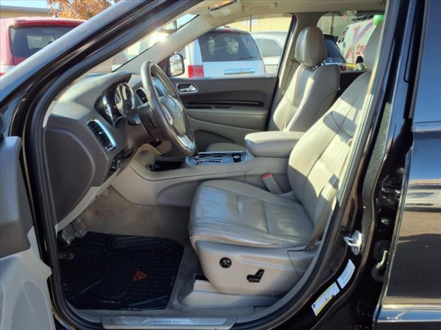 2012 Brilliant Black Crystal Pearl Coat Pxr Dodge Durango Crew (1C4SDJDT5CC) with an 5.7L HEMI 5.7L V8 360hp 390ft. lbs. Sequential Multiport Fuel Injection engine, 6-Speed Automatic transmission, located at 1401 N. Hobart, Pampa, TX, 79065, (806) 665-9872, 35.549953, -100.975098 - Photo#12