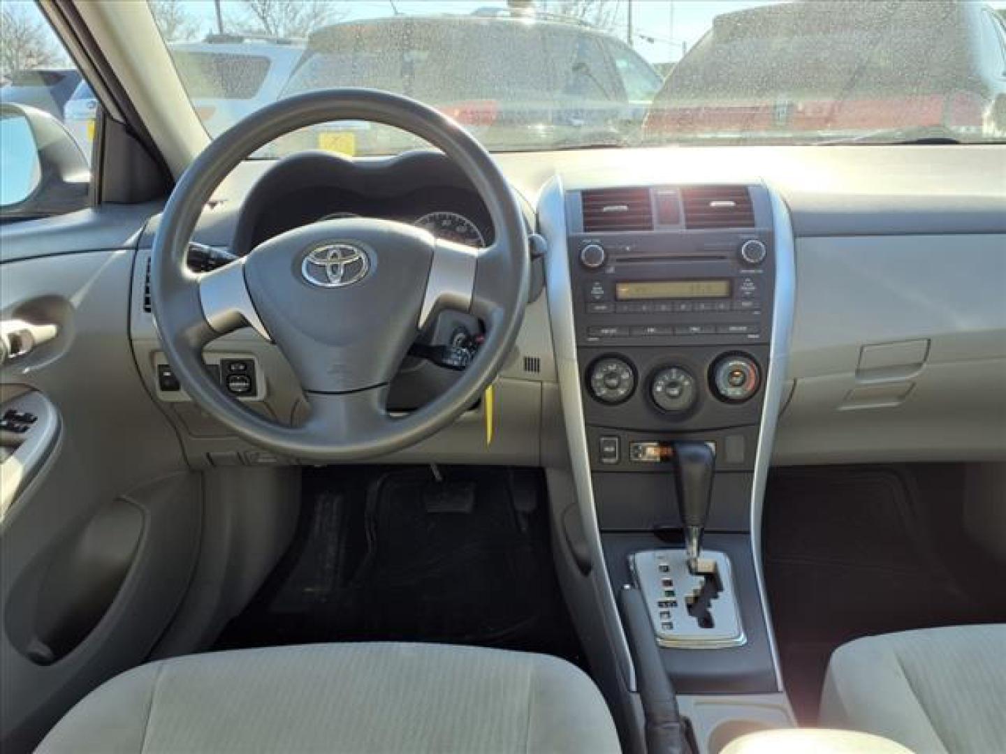 2010 Classic Silver Metallic 1f7 Toyota Corolla LE (2T1BU4EE7AC) with an 1.8L 1.8L I4 132hp 128ft. lbs. Sequential Multiport Fuel Injection engine, 4-Speed Automatic transmission, located at 1401 N. Hobart, Pampa, TX, 79065, (806) 665-9872, 35.549953, -100.975098 - Photo#9