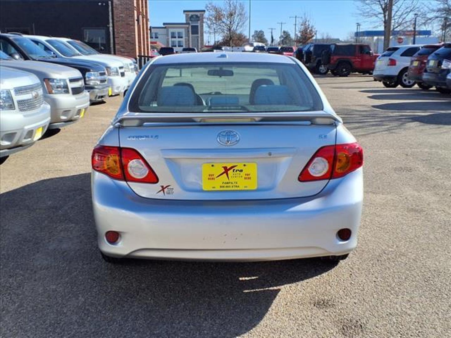 2010 Classic Silver Metallic 1f7 Toyota Corolla LE (2T1BU4EE7AC) with an 1.8L 1.8L I4 132hp 128ft. lbs. Sequential Multiport Fuel Injection engine, 4-Speed Automatic transmission, located at 1401 N. Hobart, Pampa, TX, 79065, (806) 665-9872, 35.549953, -100.975098 - Photo#3