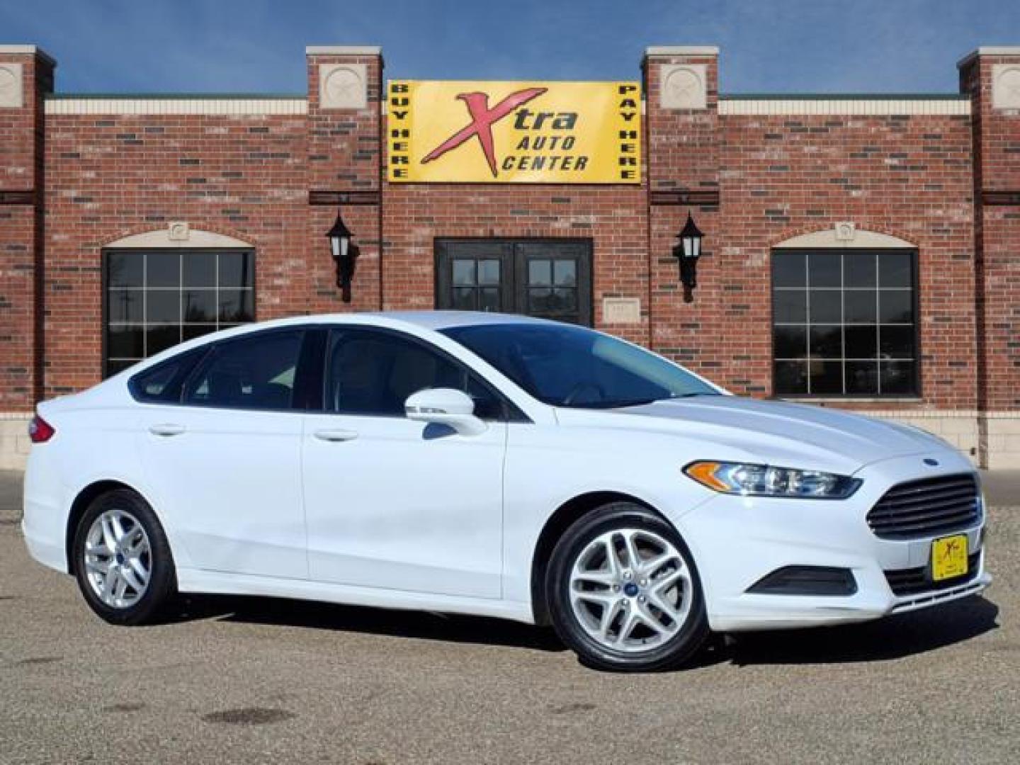 2016 Oxford White Yz Ford Fusion SE (3FA6P0H73GR) with an 2.5L 2.5L I4 175hp 175ft. lbs. Sequential Multiport Fuel Injection engine, 6-Speed Shiftable Automatic transmission, located at 1401 N. Hobart, Pampa, TX, 79065, (806) 665-9872, 35.549953, -100.975098 - Photo#0