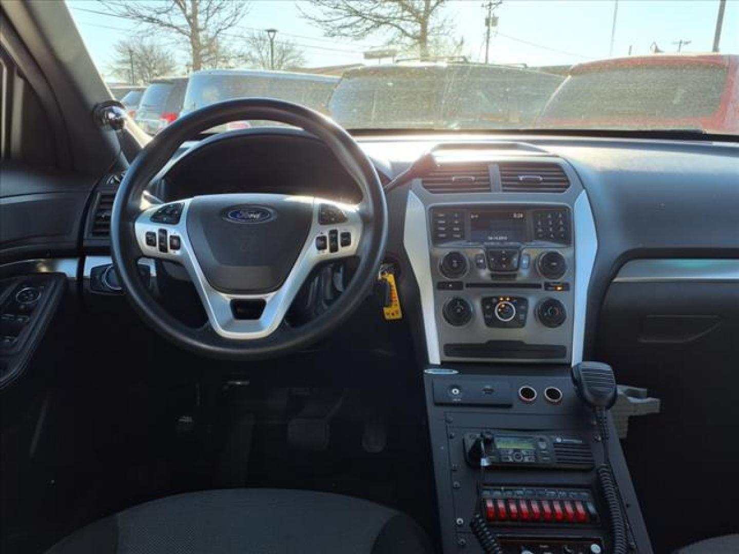 2015 Oxford White Yz Ford Explorer Police Interceptor Utility (1FM5K8AR1FG) with an 3.7L 3.7L V6 304hp 279ft. lbs. Sequential Multiport Fuel Injection engine, 6-Speed Automatic transmission, located at 1401 N. Hobart, Pampa, TX, 79065, (806) 665-9872, 35.549953, -100.975098 - Photo#10