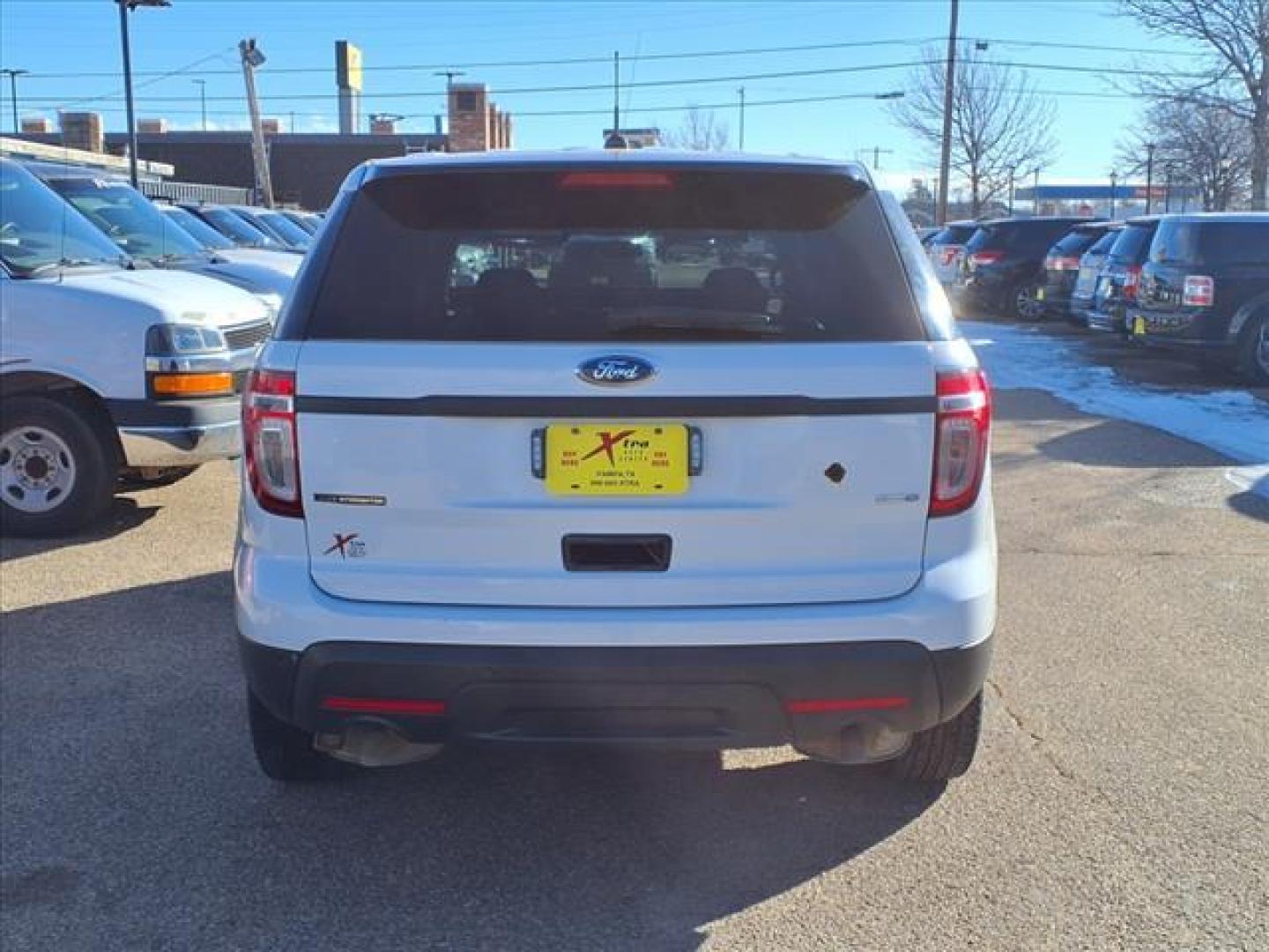 2015 Oxford White Yz Ford Explorer Police Interceptor Utility (1FM5K8AR1FG) with an 3.7L 3.7L V6 304hp 279ft. lbs. Sequential Multiport Fuel Injection engine, 6-Speed Automatic transmission, located at 1401 N. Hobart, Pampa, TX, 79065, (806) 665-9872, 35.549953, -100.975098 - Photo#3