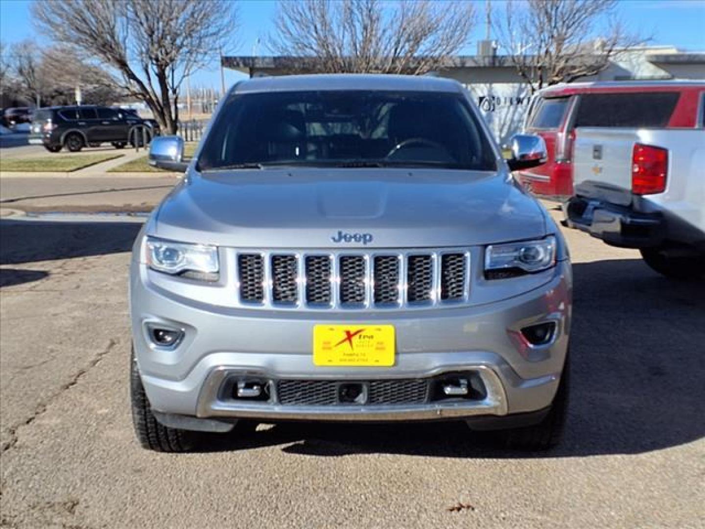 2014 Billet Silver Metallic Clear Coat Psc Jeep Grand Cherokee Overland (1C4RJFCT2EC) with an 5.7L HEMI 5.7L V8 360hp 390ft. lbs. Sequential Multiport Fuel Injection engine, 8-Speed Shiftable Automatic transmission, located at 1401 N. Hobart, Pampa, TX, 79065, (806) 665-9872, 35.549953, -100.975098 - Photo#1