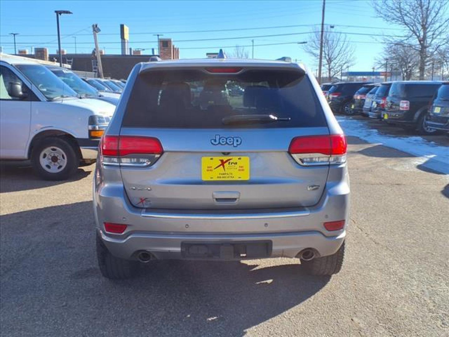 2014 Billet Silver Metallic Clear Coat Psc Jeep Grand Cherokee Overland (1C4RJFCT2EC) with an 5.7L HEMI 5.7L V8 360hp 390ft. lbs. Sequential Multiport Fuel Injection engine, 8-Speed Shiftable Automatic transmission, located at 1401 N. Hobart, Pampa, TX, 79065, (806) 665-9872, 35.549953, -100.975098 - Photo#3