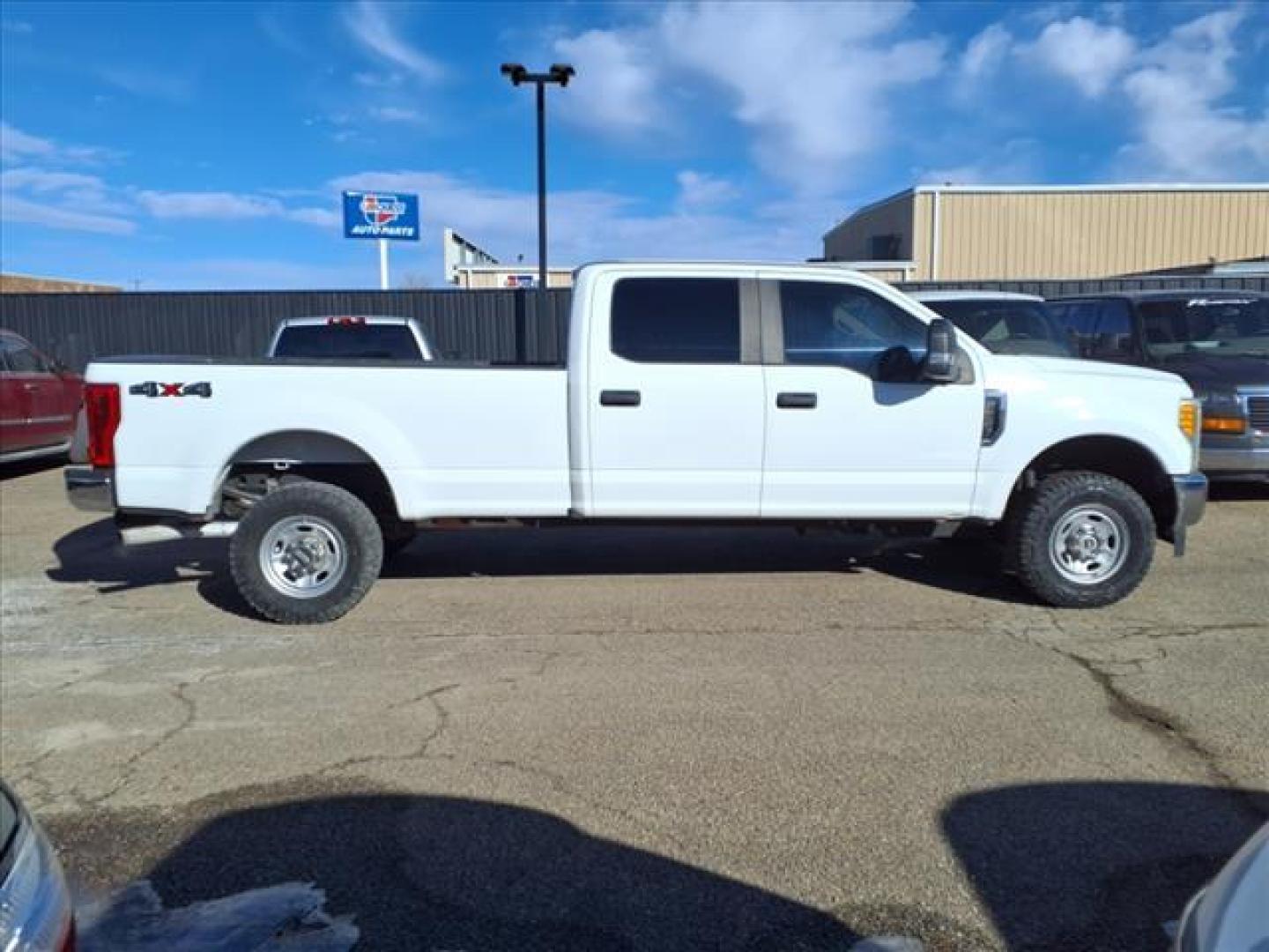 2017 Oxford White Z1 Ford F-250 Super Duty XL (1FT7W2B64HE) with an 6.2L 6.2L Flex Fuel V8 385hp 430ft. lbs. Sequential Multiport Fuel Injection engine, 6-Speed Shiftable Automatic transmission, located at 1401 N. Hobart, Pampa, TX, 79065, (806) 665-9872, 35.549953, -100.975098 - Photo#2