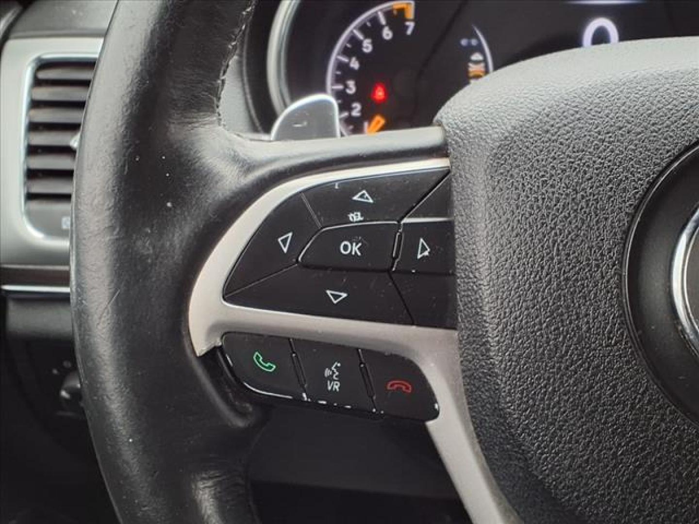 2015 Bright White Clear Coat Pw7 Jeep Grand Cherokee Overland (1C4RJECG1FC) with an 3.6L 3.6L V6 290hp 260ft. lbs. Sequential Multiport Fuel Injection engine, 8-Speed Shiftable Automatic transmission, located at 1401 N. Hobart, Pampa, TX, 79065, (806) 665-9872, 35.549953, -100.975098 - Photo#9