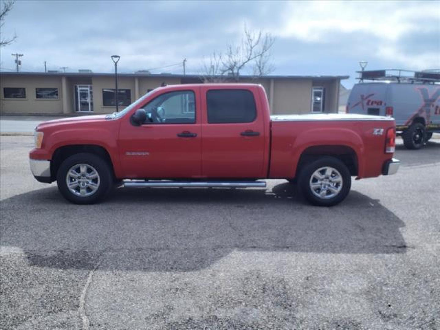 2013 Fire Red GMC Sierra 1500 SLE (3GTP2VE71DG) with an 5.3L Vortec 5.3L Flex Fuel V8 315hp 335ft. lbs. Sequential-Port F.I. engine, 6-Speed Shiftable Automatic transmission, located at 1401 N. Hobart, Pampa, TX, 79065, (806) 665-9872, 35.549953, -100.975098 - Photo#4