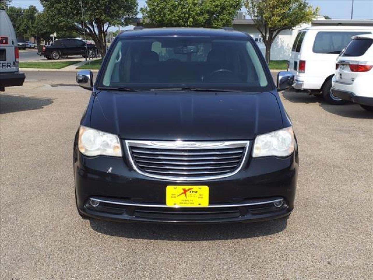 2014 Brilliant Black Crystal Pearl Coat Chrysler Town and Country Touring-L (2C4RC1CG3ER) with an Pentastar 3.6L Flex Fuel V6 283hp 260ft. lbs. Fuel Injected engine, 6-Speed Shiftable Automatic transmission, located at 1401 N. Hobart, Pampa, TX, 79065, (806) 665-9872, 35.549953, -100.975098 - Photo#1