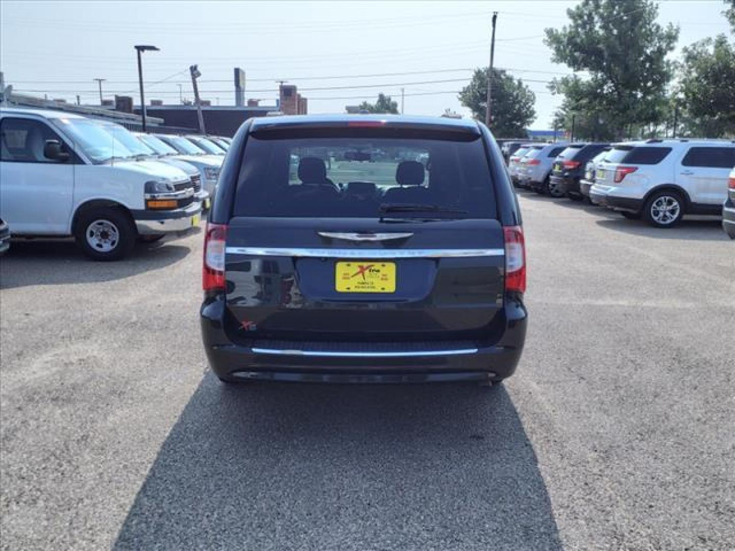 2014 Brilliant Black Crystal Pearl Coat Chrysler Town and Country Touring-L (2C4RC1CG3ER) with an Pentastar 3.6L Flex Fuel V6 283hp 260ft. lbs. Fuel Injected engine, 6-Speed Shiftable Automatic transmission, located at 1401 N. Hobart, Pampa, TX, 79065, (806) 665-9872, 35.549953, -100.975098 - Photo#3