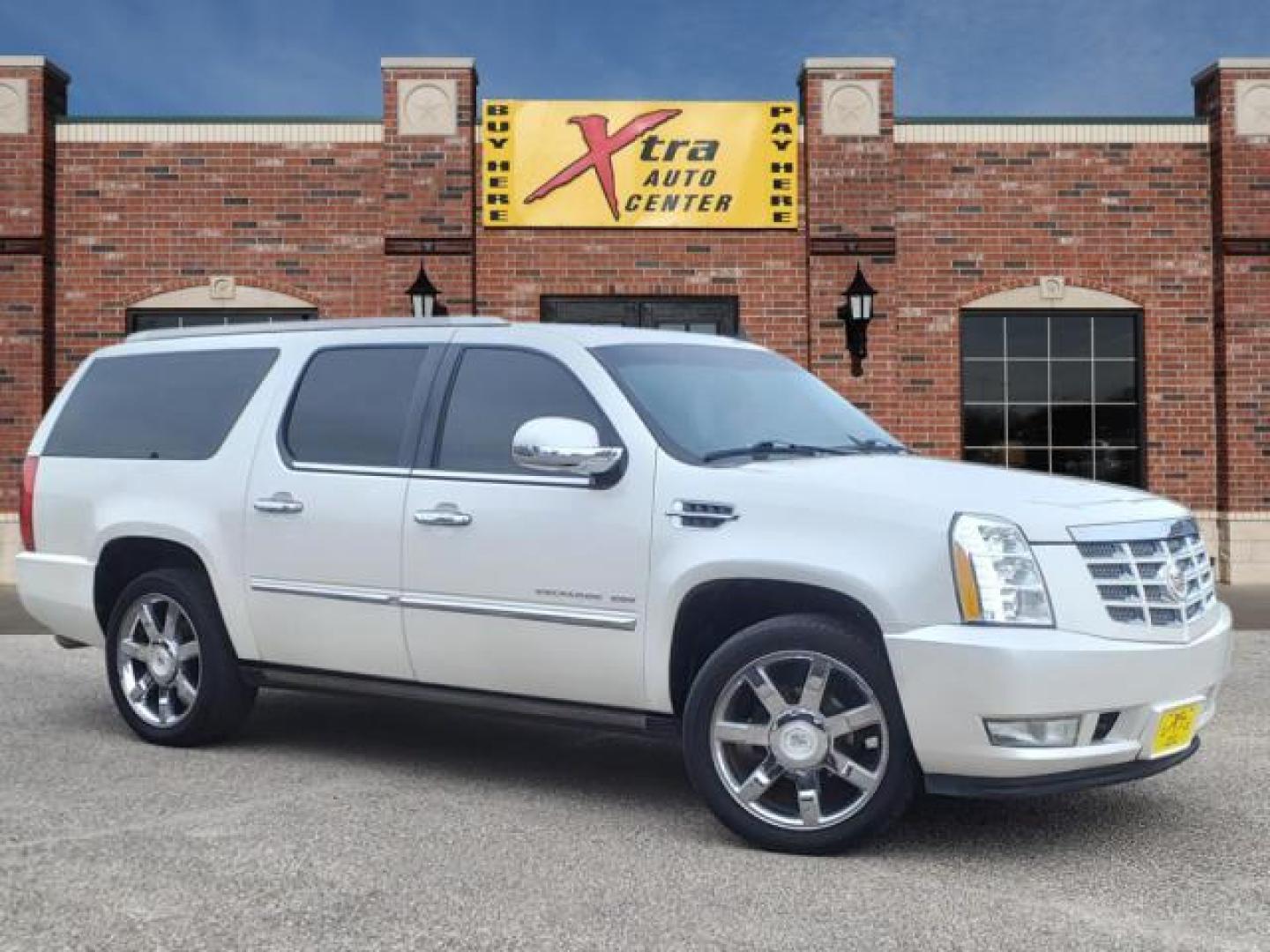 2011 White Diamond Tricoat Cadillac Escalade ESV Premium (1GYS4JEF1BR) with an 6.2L 6.2L Flex Fuel V8 403hp 417ft. lbs. Sequential-Port F.I. engine, 6-Speed Shiftable Automatic transmission, located at 1401 N. Hobart, Pampa, TX, 79065, (806) 665-9872, 35.549953, -100.975098 - Photo#0