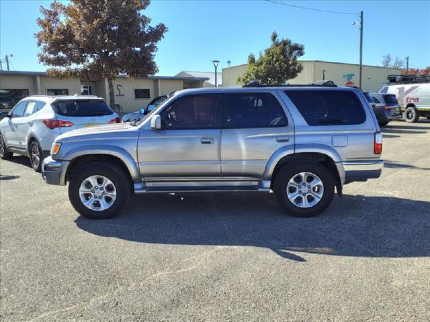 2001 Thunder Cloud 1d2 Toyota 4Runner SR5 (JT3GN86RX10) with an 3.4L 3L NA V6 double overhead cam (DOHC) 24V Fuel Injected engine, 4-Speed Automatic transmission, located at 1401 N. Hobart, Pampa, TX, 79065, (806) 665-9872, 35.549953, -100.975098 - Photo#4