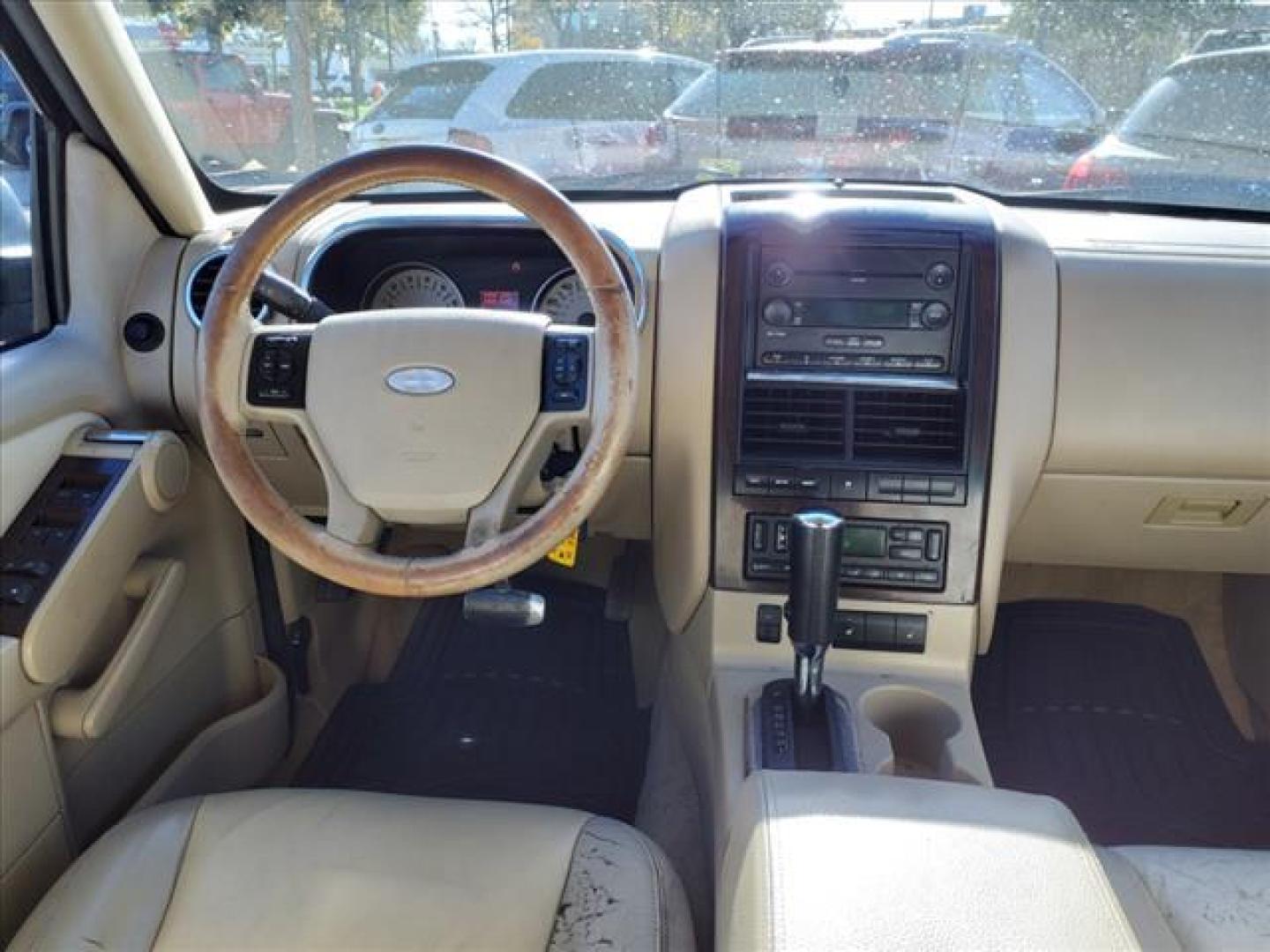 2006 Dark Cherry Clearcoat Metallic Hh Ford Explorer Limited (1FMEU65856U) with an 4.6L 4L NA V8 single overhead cam (SOHC) 24V Fuel Injected engine, 6-Speed Automatic transmission, located at 1401 N. Hobart, Pampa, TX, 79065, (806) 665-9872, 35.549953, -100.975098 - Photo#9