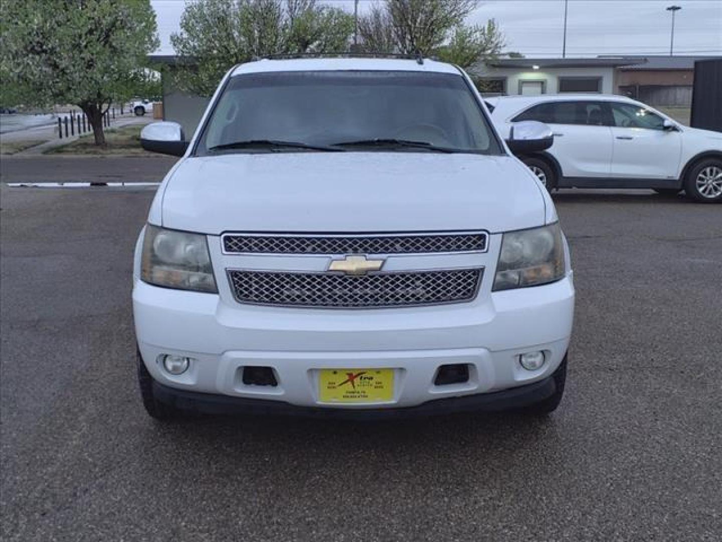 2011 Summit White Chevrolet Suburban LTZ (1GNSCKE0XBR) with an 5.3L Vortec Iron Block 5.3L Flex Fuel V8 320hp 335ft. lbs. Sequential-Port F.I. engine, 6-Speed Shiftable Automatic transmission, located at 1401 N. Hobart, Pampa, TX, 79065, (806) 665-9872, 35.549953, -100.975098 - Photo#1