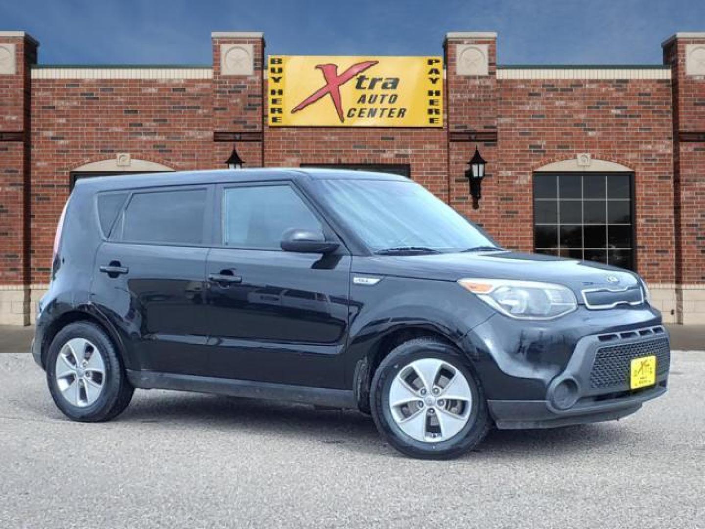 2015 Shadow Black Kia Soul Base (KNDJN2A24F7) with an 1.6L 1.6L I4 130hp 118ft. lbs. Direct Injection engine, 6-Speed Manual transmission, located at 1401 N. Hobart, Pampa, TX, 79065, (806) 665-9872, 35.549953, -100.975098 - Photo#0