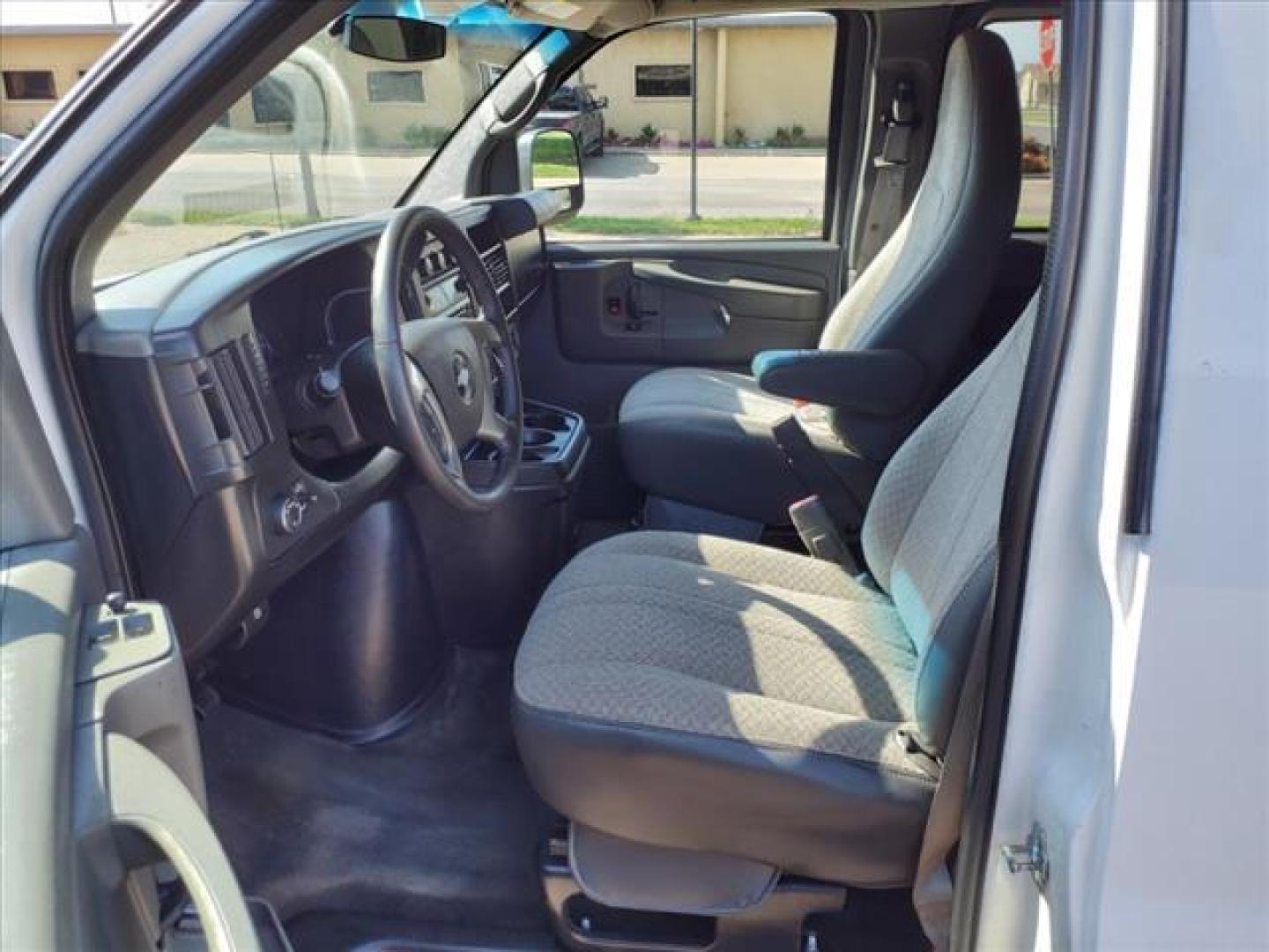 2012 Summit White Chevrolet Express Passenger LT 3500 (1GAZG1FG9C1) with an 6.0L 4.8L Flex Fuel V8 280hp 2 Sequential-Port F.I. engine, 6-Speed Shiftable Automatic transmission, located at 1401 N. Hobart, Pampa, TX, 79065, (806) 665-9872, 35.549953, -100.975098 - Photo#8