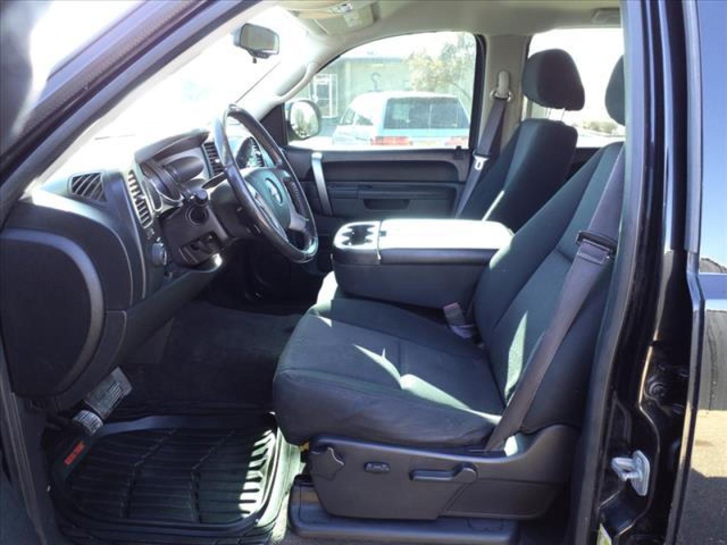 2013 Black Chevrolet Silverado 1500 LT (3GCPKSE27DG) with an 6.2L Vortec 6.2L Flex Fuel V8 Sequential-Port F.I. engine, 6-Speed Shiftable Automatic transmission, located at 1401 N. Hobart, Pampa, TX, 79065, (806) 665-9872, 35.549953, -100.975098 - Photo#10