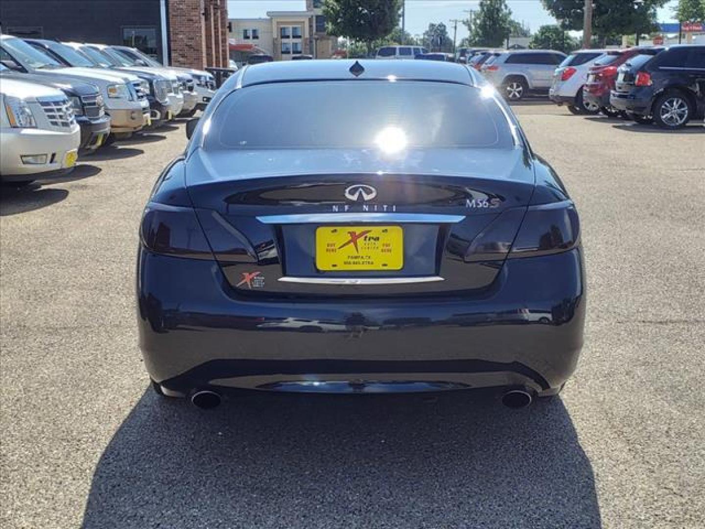 2011 Black Obsidian INFINITI M56 Base (JN1AY1AP4BM) with an 5.6L 5.6L V8 420hp 417ft. lbs. Direct Injection engine, 7-Speed Shiftable Automatic transmission, located at 1401 N. Hobart, Pampa, TX, 79065, (806) 665-9872, 35.549953, -100.975098 - Photo#3